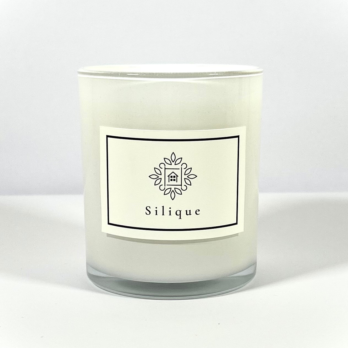 Classics Collection -White -Rock-salt & Driftwood Scented Candle